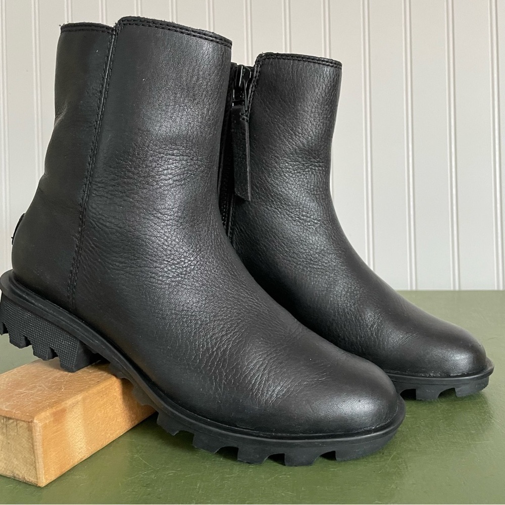 Sorel PHOENIX Waterproof Boots in Black Leather - Picture 2 of 10